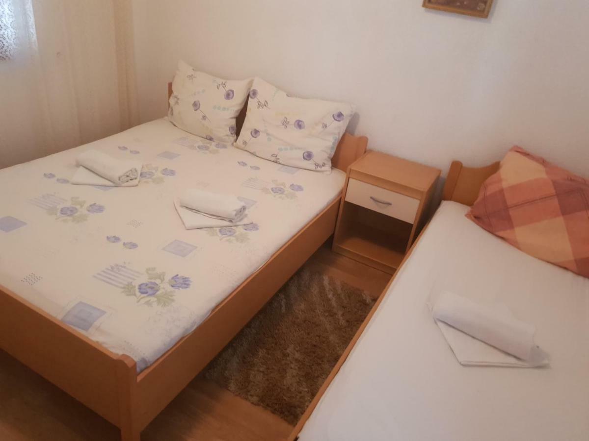 Guest House Alisa Hvar Town Exterior photo