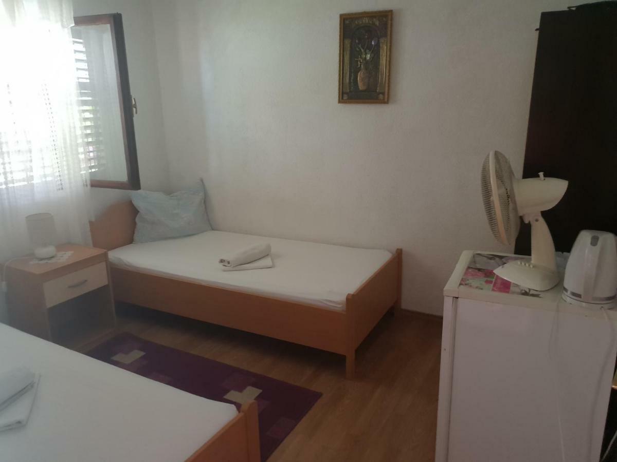 Guest House Alisa Hvar Town Exterior photo